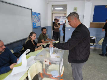 İstanbul- İstanbul'da Mahalli İdareler Genel Seçimleri için oy verme işlemi başladı