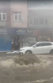 Bursa'da sağanak; 30 dakikada 100'den fazla şimşek görüldü / Ek fotoğraflar