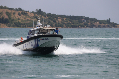 Bitlis'te deniz polisleri, son 15 günde 15 kişiyi boğulmaktan kurtardı