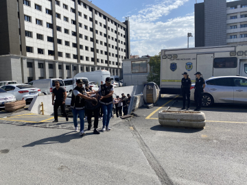 İstanbul - Üsküdar’da Kemal Çağlar Temel cinayetinde gözaltındaki 17 şüpheli adliyeye sevk edildi (Arşiv görüntüyle)