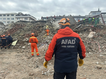 Yalova'da 350 kişilik arama- kurtarma ekibiyle deprem tatbikatı